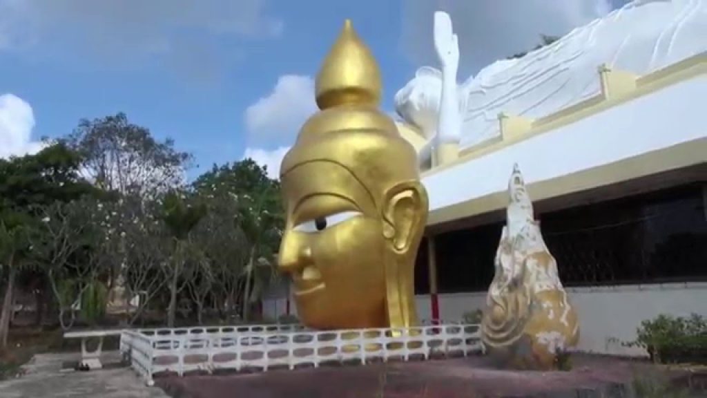 ฮือฮา!! ชมคลิป พระนอนปางบังแสงอาทิตย์ ย้ายที่ไม่ได้ แม้ว่าจะใช้รถเครนยกก็ยกไม่ขึ้น