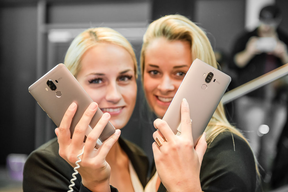 PORSCHE DESIGN HUAWEI Mate 9 สมาร์ทโฟนรุ่นลิมิเต็ด เอดิชั่น